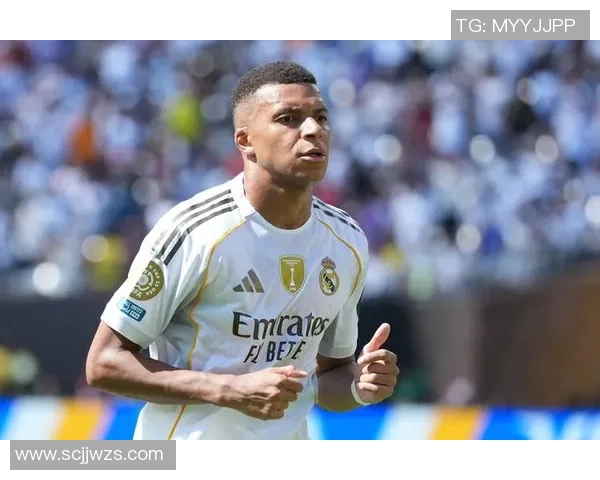 足球巨星个性化造型分析从发型到服饰展现独特魅力与风格